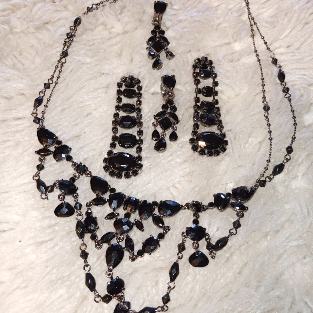 Black & Silver Elegance! 2 Pair Of Earrings With Beautiful Necklace.